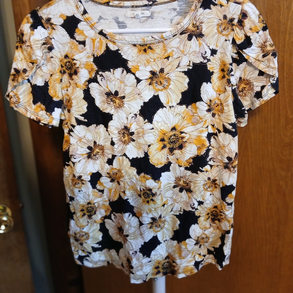 Maurices Black and Yellow Floral Short Sleeve Top